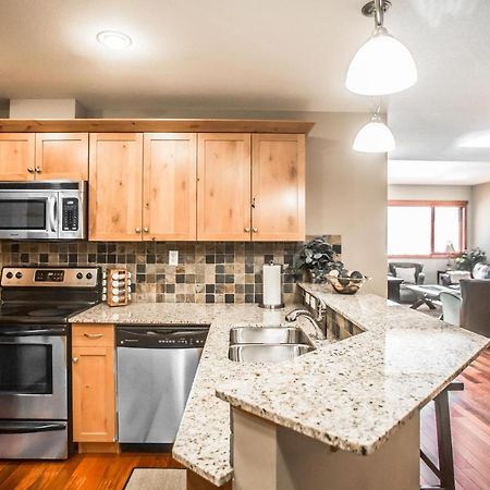 Vila The Lookout - Top Floor Corner Unit With Stunning Views Canmore Exteriér fotografie