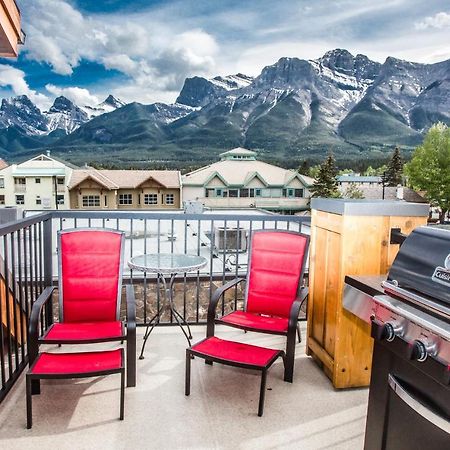Vila The Lookout - Top Floor Corner Unit With Stunning Views Canmore Exteriér fotografie