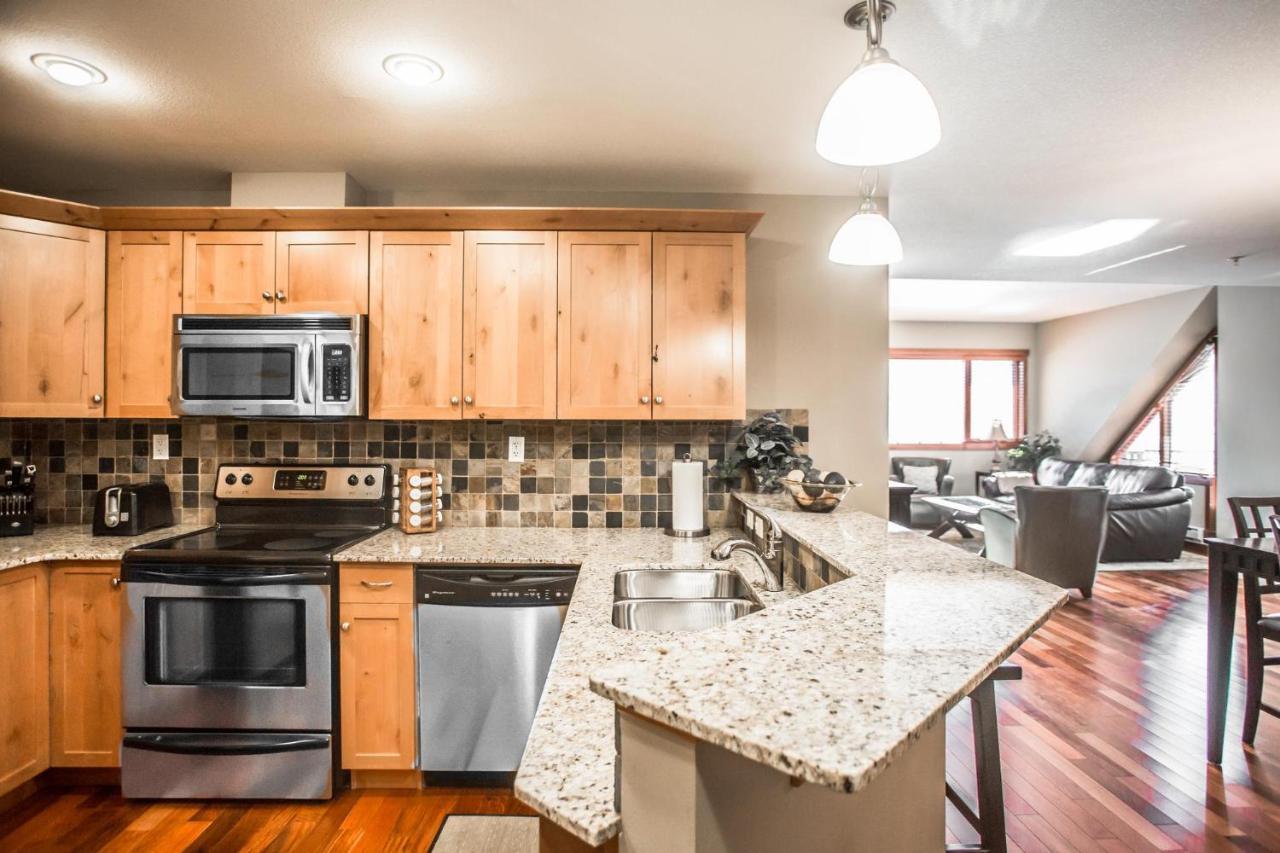 Vila The Lookout - Top Floor Corner Unit With Stunning Views Canmore Exteriér fotografie