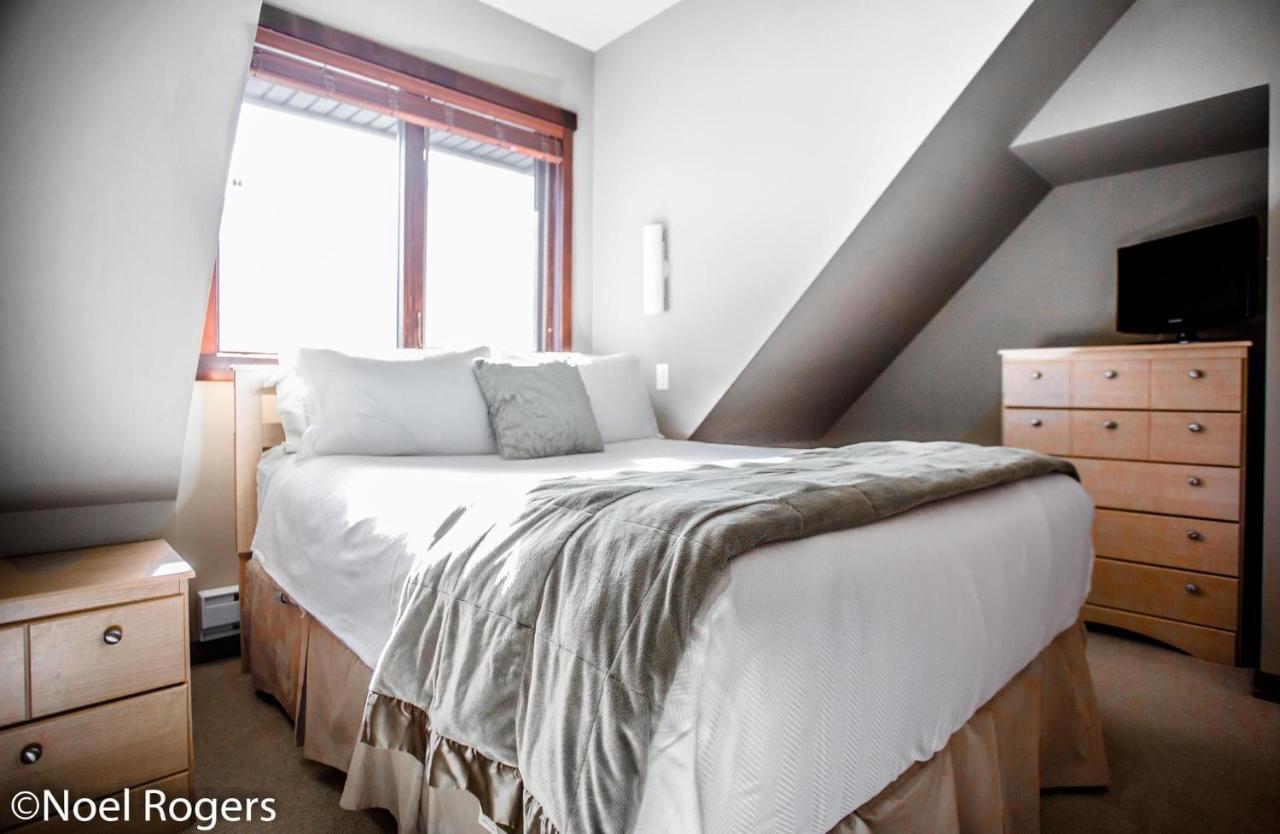 Vila The Lookout - Top Floor Corner Unit With Stunning Views Canmore Exteriér fotografie