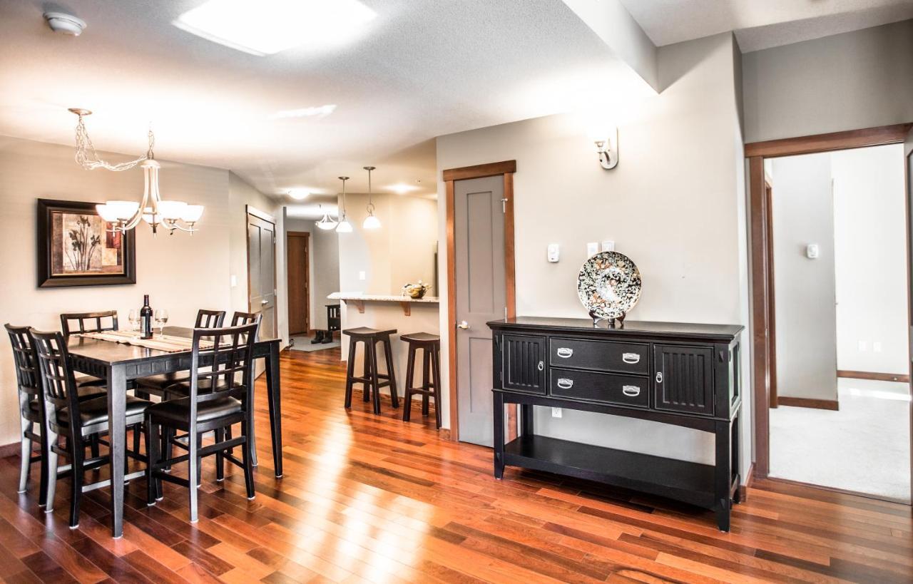 Vila The Lookout - Top Floor Corner Unit With Stunning Views Canmore Exteriér fotografie
